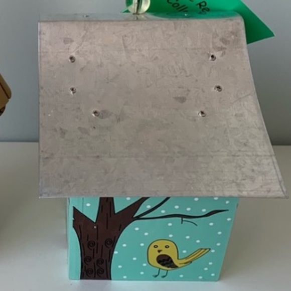 New vintage Painted Robin’s egg blue birdhouse never used - Picture 9 of 10